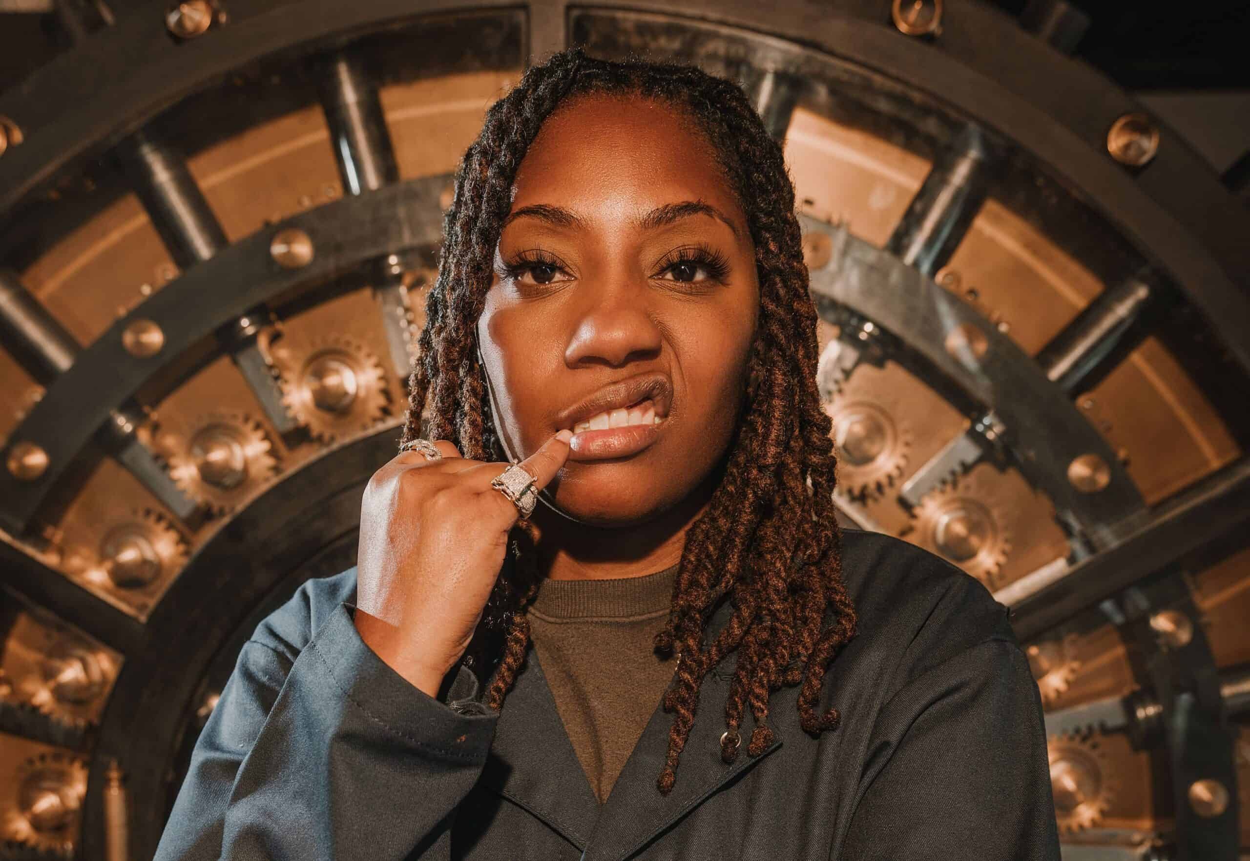 Queens Get The Money: QB Black Diamond